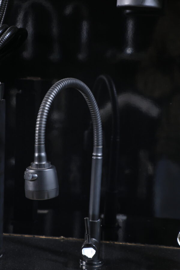 MOVABLE FAUCET