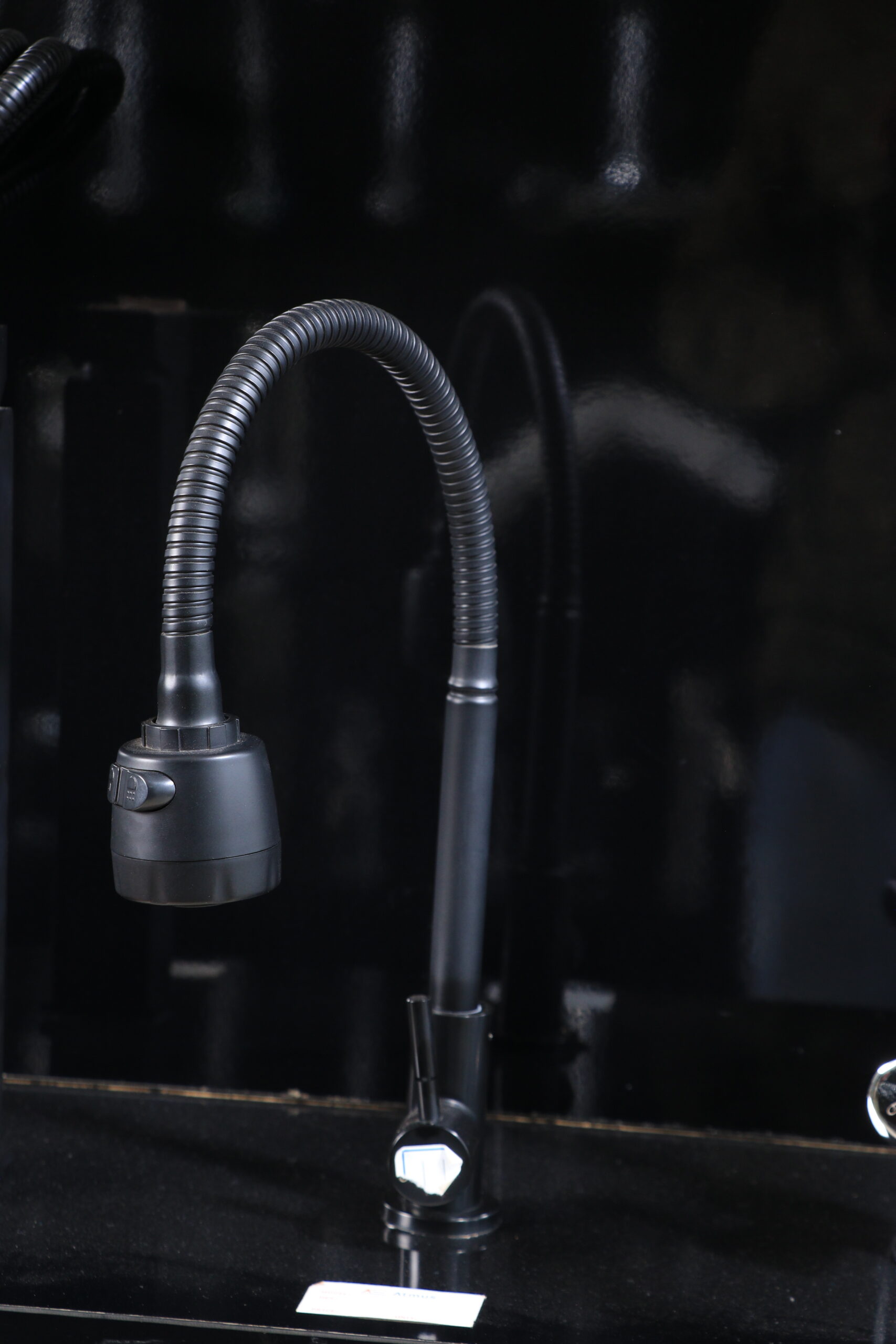 MOVABLE FAUCET