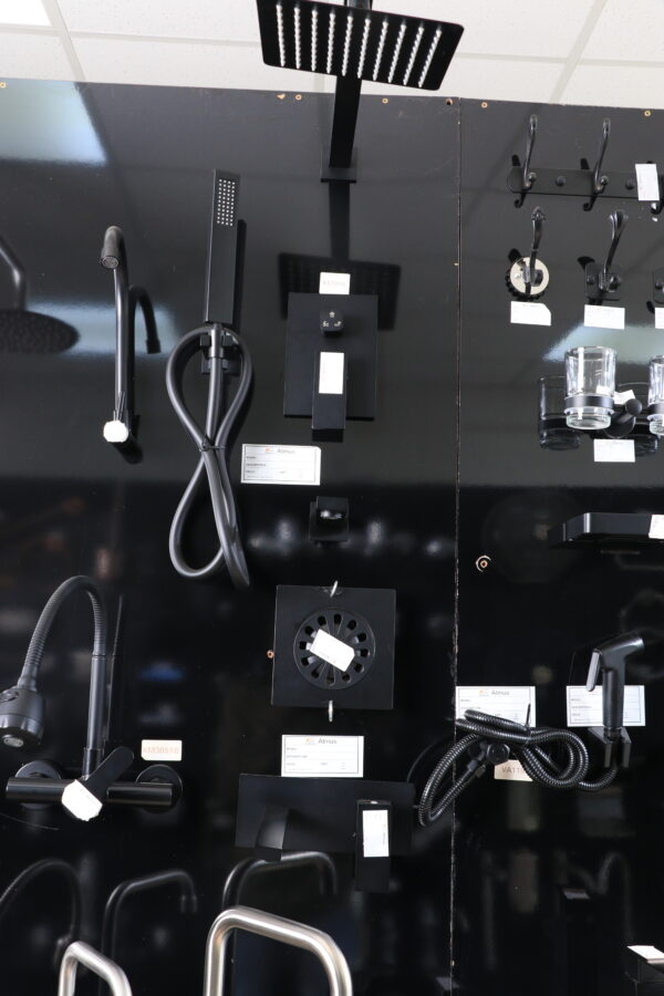 BLACK SHOWER SET - Image 2