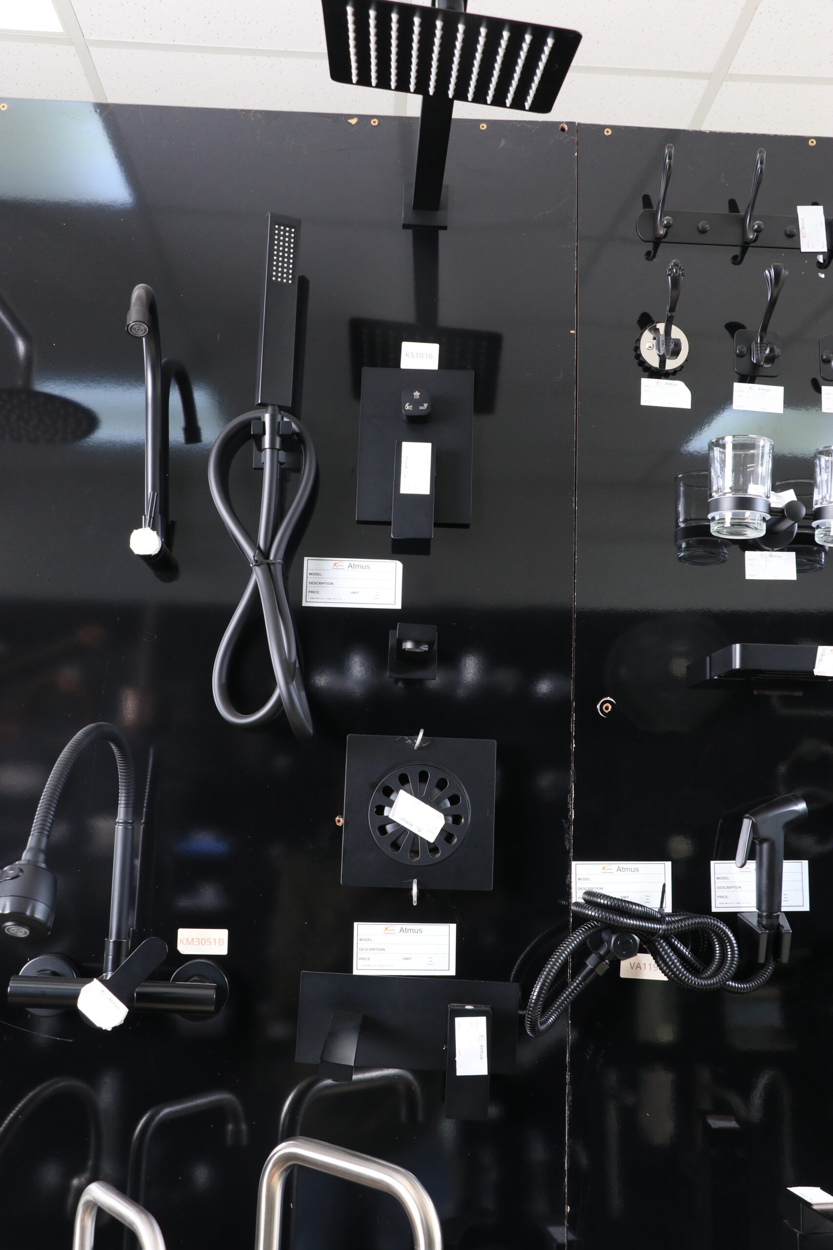 BLACK SHOWER SET