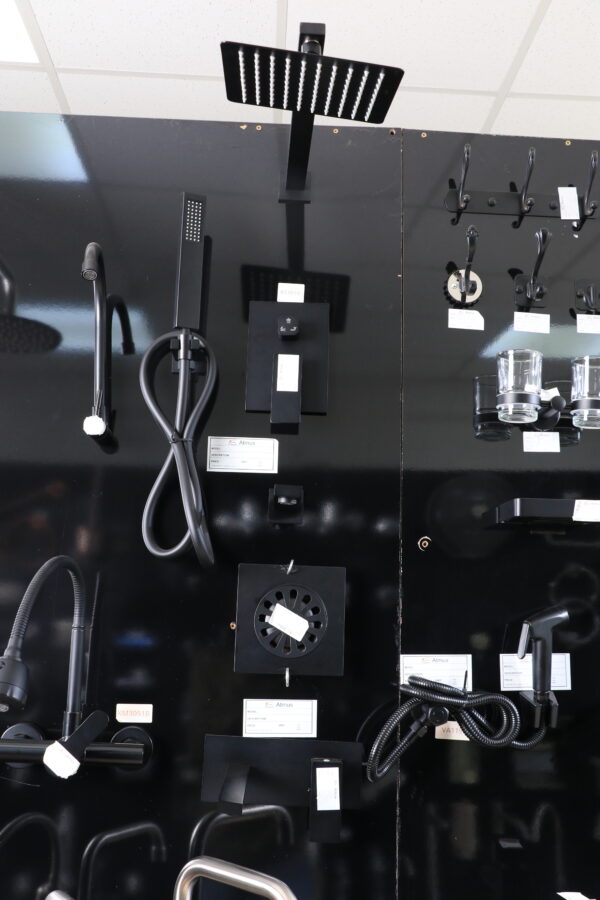 BLACK SHOWER SET - Image 3