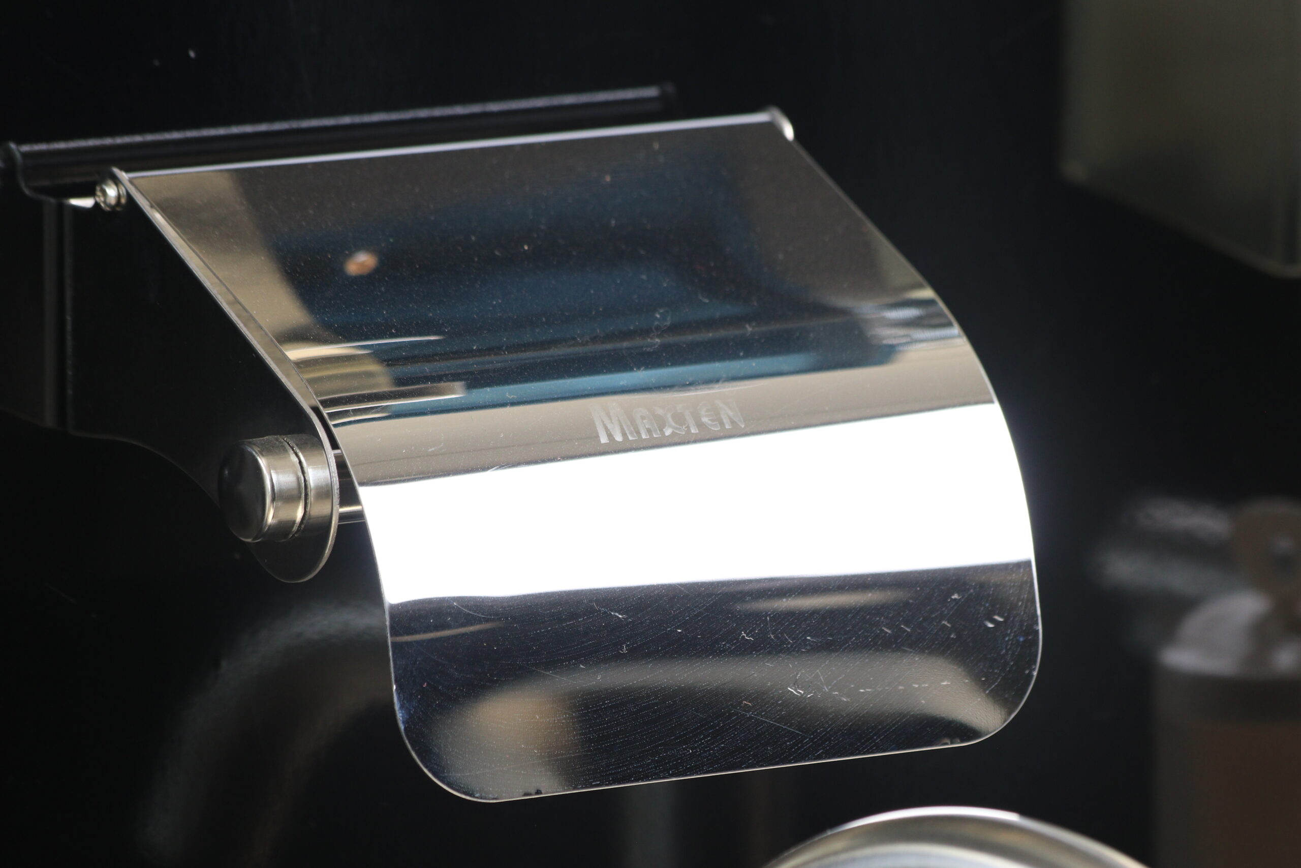 TISSUE HOLDER 2