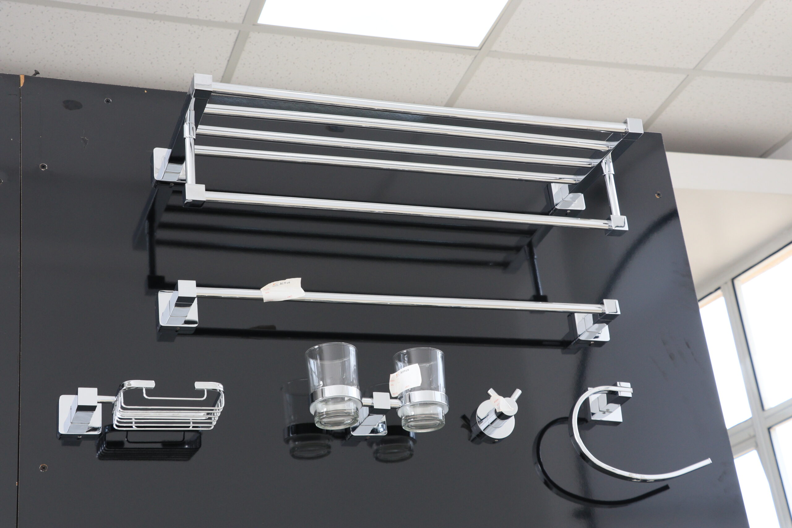 SILVER 6 PIECE BATHROOM SET